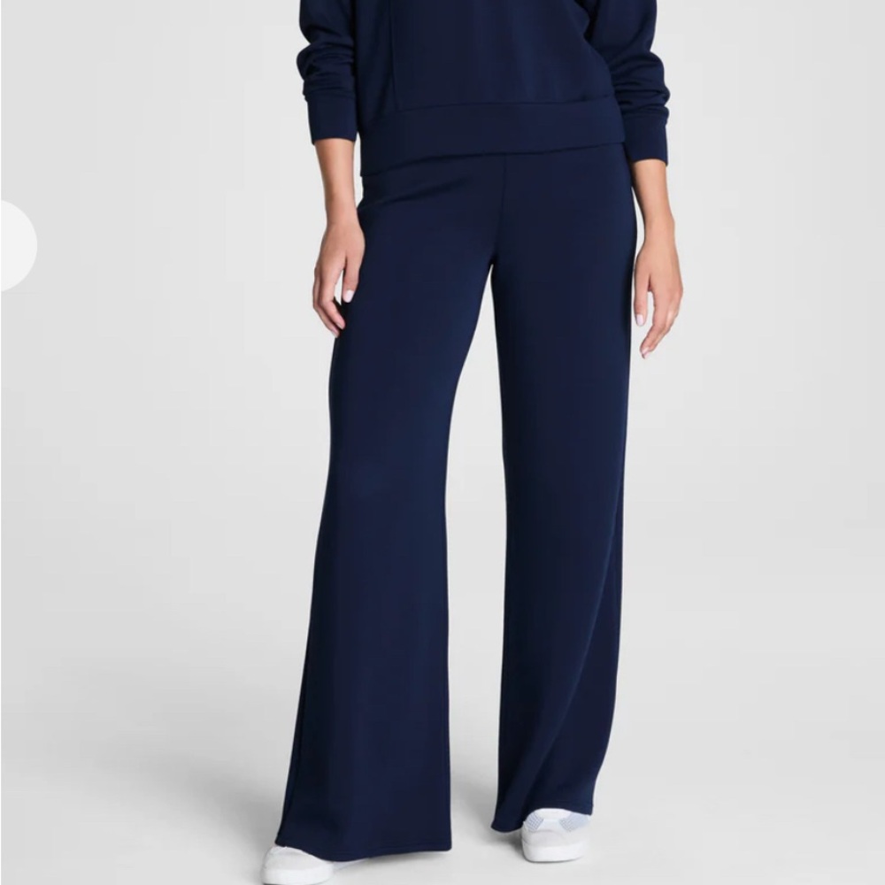 SPANX AirEssentials®
Wide Leg Pant